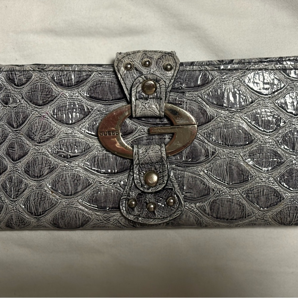 Guess wallet
